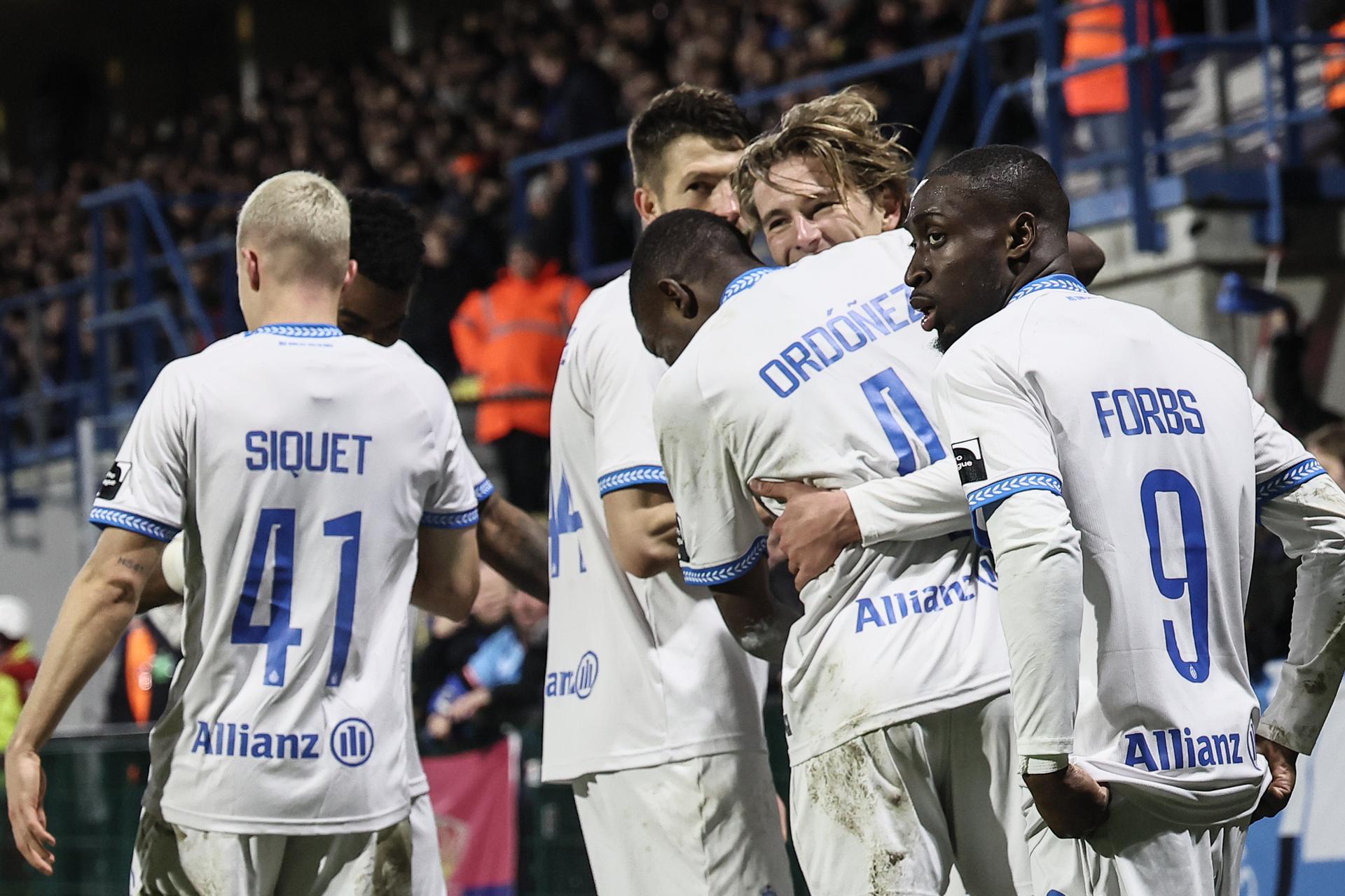 Club's Romeo Vermant celebrates after scoring during a soccer match between FCV Dender EH and Club Brugge, Sunday 14 December 2025 in Denderleeuw, on day 18 of the 2025-2026 'Jupiler Pro League' first division of the Belgian championship. BELGA PHOTO BRUNO FAHY