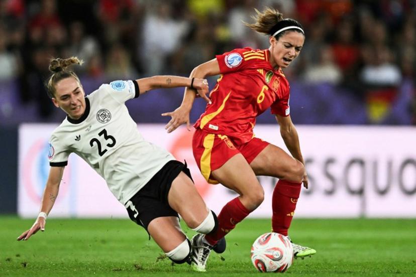 Spain's midfielder #06 Aitana Bonmati (R) and Germany's defender #23 Sophia Kleinherne (L) fight for the ball during the UEFA Women's Euro 2025 semi-final football match between Germany and Spain at the Letzigrund Stadium in Zurich, on July 23, 2025.  Fabrice COFFRINI / AFP