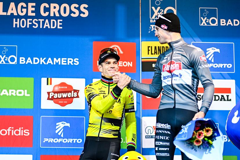 Belgian Wout van Aert and Belgian Niels Vandeputte pictured on the podium after the men elite race of the 'Plage Cross' cyclocross cycling event in Hofstade, stage 4/8 in the 'X20 Badkamers Trofee' competition, Monday 22 December 2025. BELGA PHOTO JASPER JACOBS