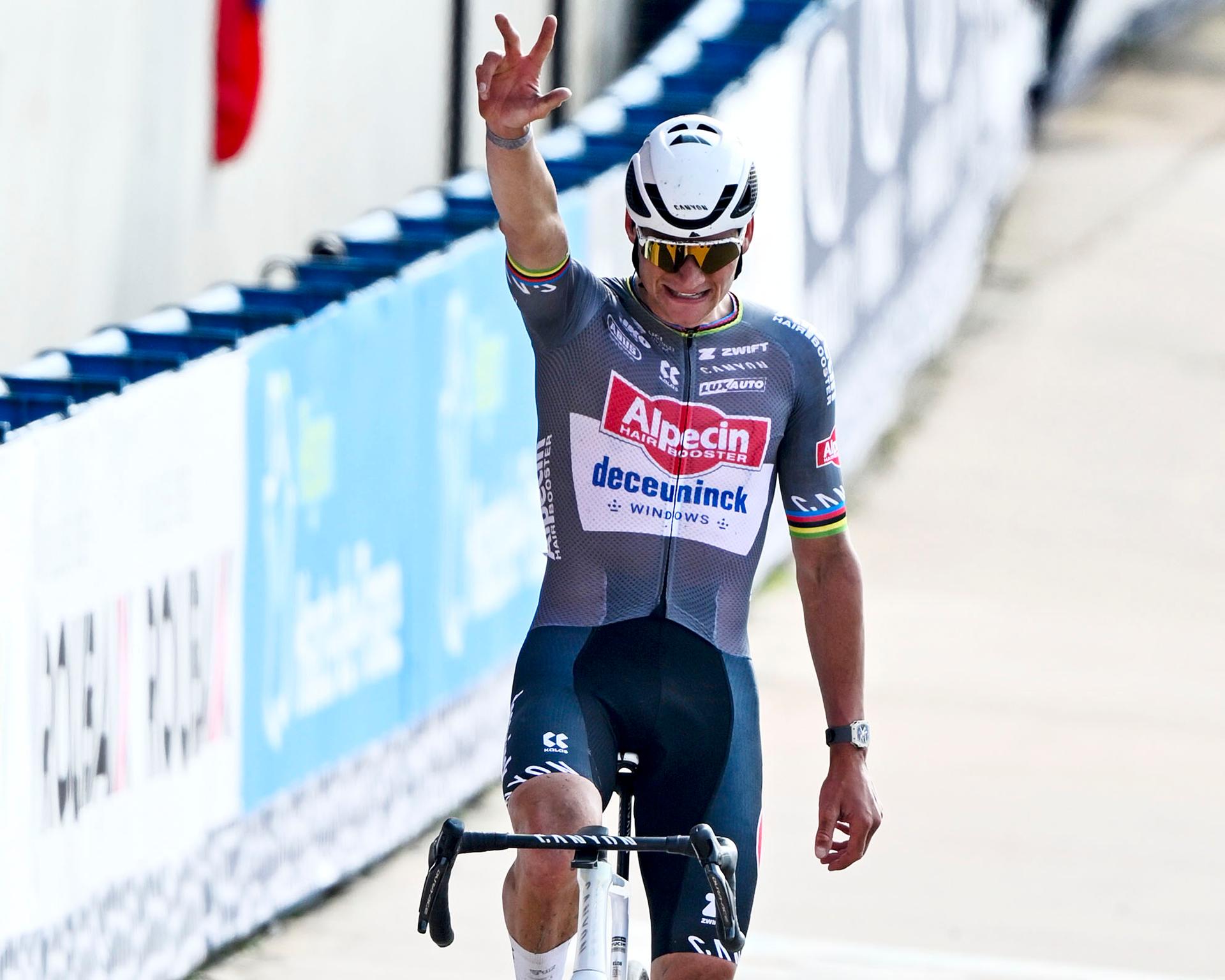 Dutch Mathieu van der Poel of Alpecin-Deceuninck wins the men elite race of the 'Paris-Roubaix' one day cycling race, 259,2 km from Compiegne to Roubaix, France, on Sunday 13 April 2025. BELGA PHOTO ERIC LALMAND