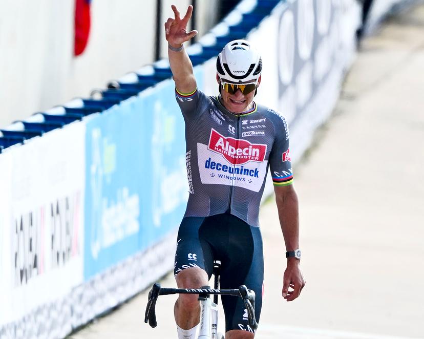 Dutch Mathieu van der Poel of Alpecin-Deceuninck wins the men elite race of the 'Paris-Roubaix' one day cycling race, 259,2 km from Compiegne to Roubaix, France, on Sunday 13 April 2025. BELGA PHOTO ERIC LALMAND