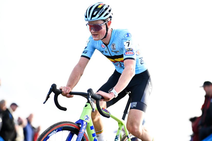 Belgian Mats Vanden Eynde pictured in action during the U23 men race at the UEC Cyclocross European Championships, Saturday 08 November 2025, in Middelkerke. BELGA PHOTO JASPER JACOBS