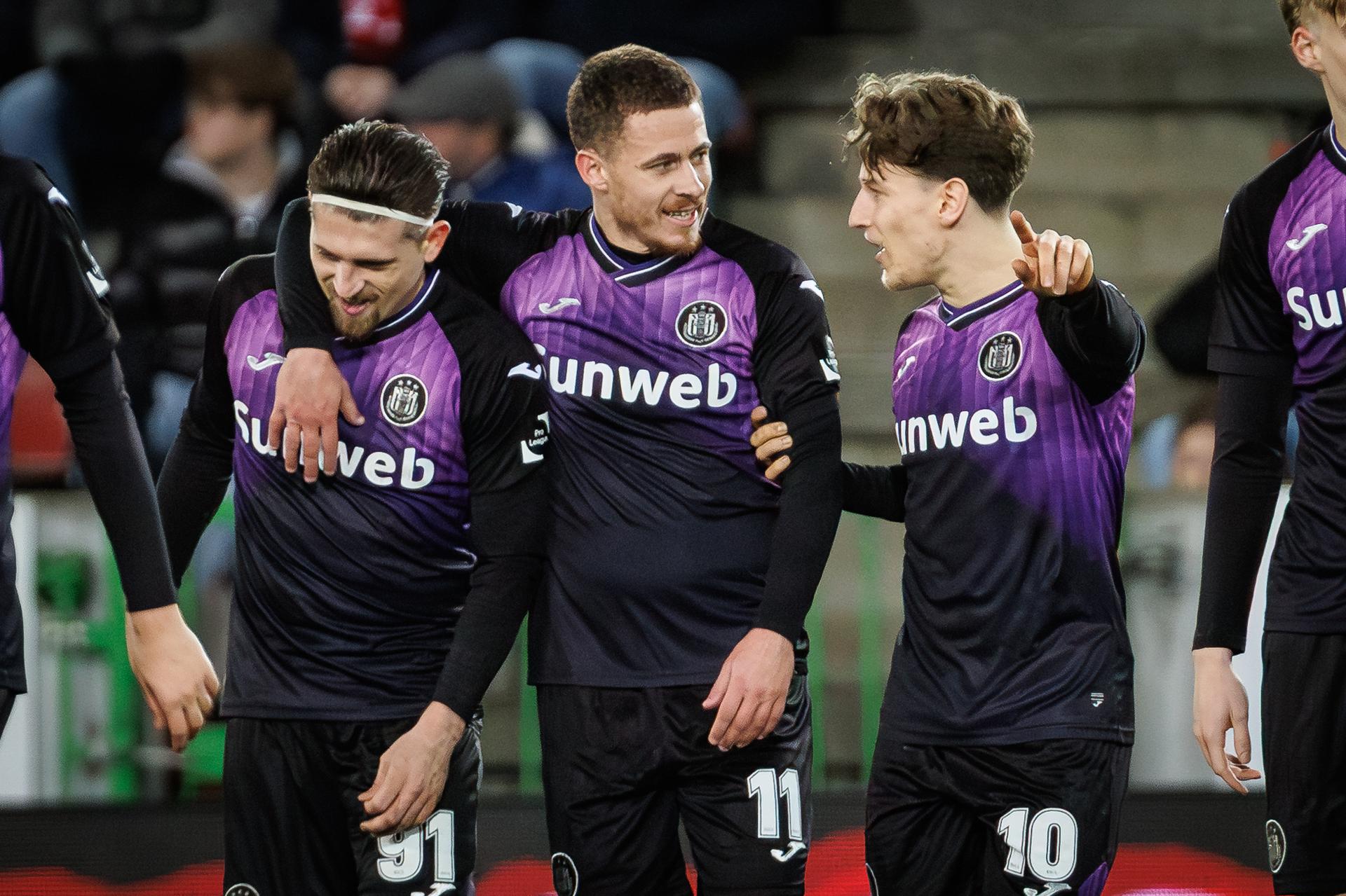 Anderlecht's Thorgan Hazard celebrates after scoring during a soccer match between SV Zulte Waregem and RSC Anderlecht, Sunday 22 February 2026 in Waregem, on day 26 of the 2025-2026 'Jupiler Pro League' first division of the Belgian championship. BELGA PHOTO KURT DESPLENTER