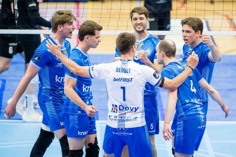 Roeselare's players celebrate during the match between Haasrode Leuven and Roeselare, a Play-off Final (4th game, best-of-5) game in the Lotto Volley League Men, Tuesday 13 May 2025 in Leuven. BELGA PHOTO JASPER JACOBS