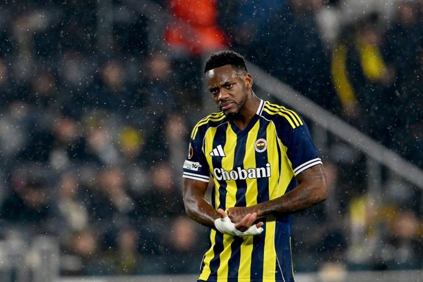 Fenerbahce's reacts Colombian Forward #10 Jhon Duran reacts a the end of during the Europa League 1st round day 7 football match between Fenerbahce and Aston Villa at Sukru Saracoglu Stadium in Istanbul on January 22, 2026.  Yasin AKGUL / AFP