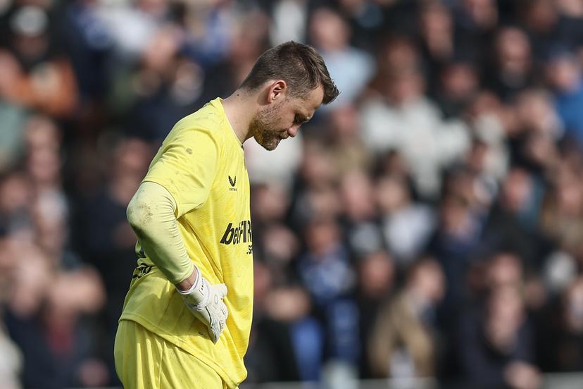 Club's goalkeeper Simon Mignolet looks dejected during a soccer match between Club Brugge and RSC Anderlecht, Sunday 08 March 2026 in Brugge, on day 28 (out of 30) of the 2025-2026 'Jupiler Pro League' first division of the Belgian championship. BELGA PHOTO BRUNO FAHY