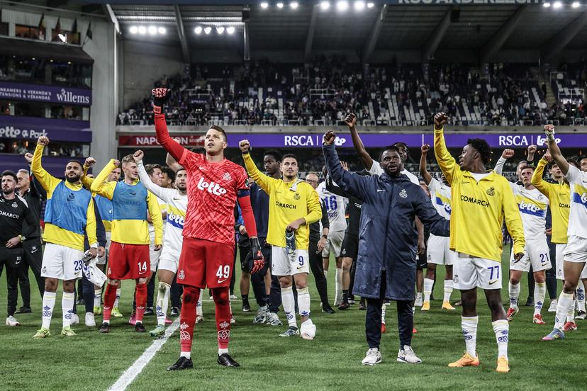 Union's players celebrate after winning a soccer match between RSC Anderlecht and Royale Union Saint-Gilloise, Saturday 10 May 2025 in Brussels, on day 8 (out of 10) of the Champions' Play-offs of the 2024-2025 'Jupiler Pro League' first division of the Belgian championship. BELGA PHOTO BRUNO FAHY