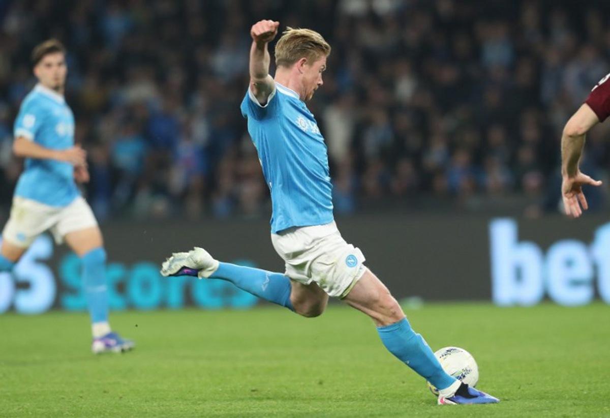 Napoli's Belgian midfielder #11 Kevin De Bruyne shoots towards goal during the Italian Serie A football between match SSC Napoli and Torino FC at the Diego Armando Maradona Stadium in Napoli, on March 6, 2026.  CARLO HERMANN / AFP