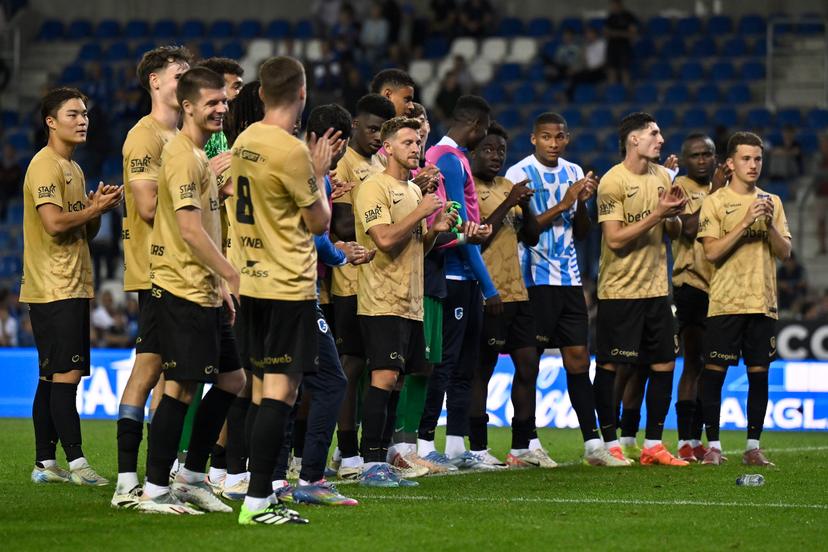 Genk's players after winning a soccer match between Belgian soccer team KRC Genk and Polish team KKS Lech Poznan, in Genk on Thursday 28 August 2025, the return leg in the play-offs of the UEFA Europa League competition. Genk won the first leg 1-5. BELGA PHOTO JOHAN EYCKENS