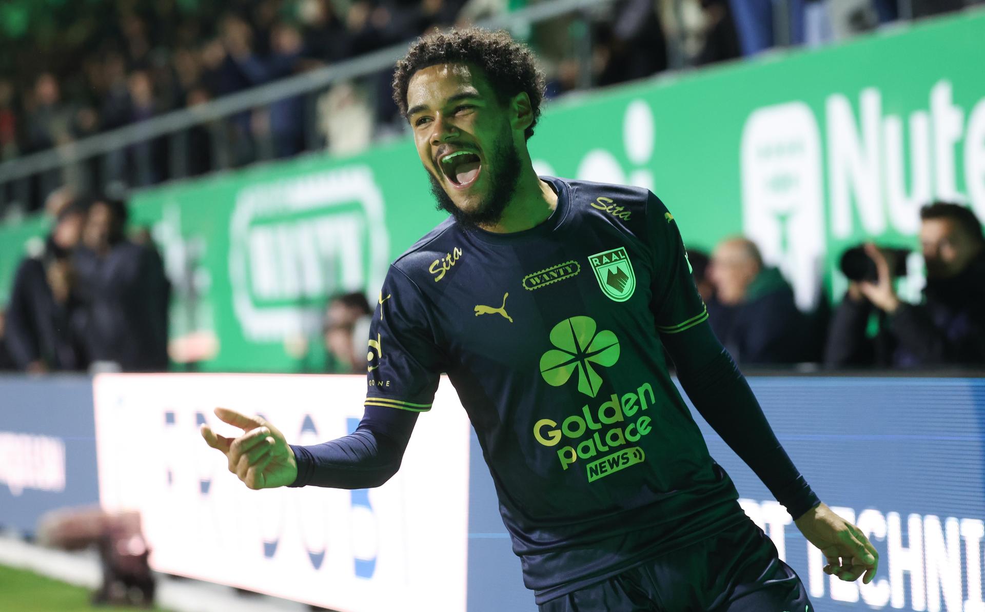 RAAL's Maxime Pau celebrates after scoring during a soccer match between RAAL La Louviere and Cercle Brugge, Sunday 02 November 2025 in La Louviere, on day 13 of the 2025-2026 'Jupiler Pro League' first division of the Belgian championship. BELGA PHOTO VIRGINIE LEFOUR