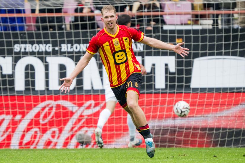 Mechelen's Bouke Boersma celebrates after scoring during a soccer match between KV Mechelen and KAA Gent, Sunday 03 May 2026 in Mechelen, on the sixth day of the Champion's Play-offs of the 2025-2026 'Jupiler Pro League' first division of the Belgian championship. BELGA PHOTO JASPER JACOBS