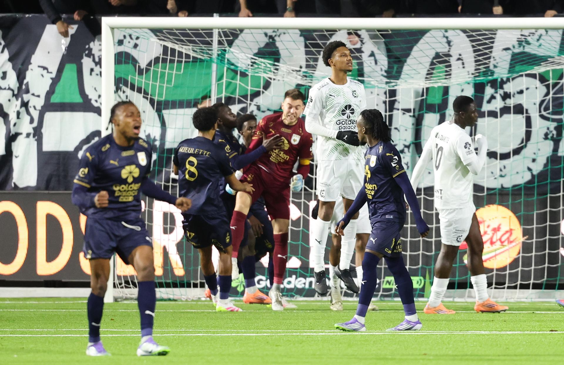 RAAL's goalkeeper Marcos Hernan Peano celebrates during a soccer match between RAAL La Louviere and Cercle Brugge, Sunday 02 November 2025 in La Louviere, on day 13 of the 2025-2026 'Jupiler Pro League' first division of the Belgian championship. BELGA PHOTO VIRGINIE LEFOUR
