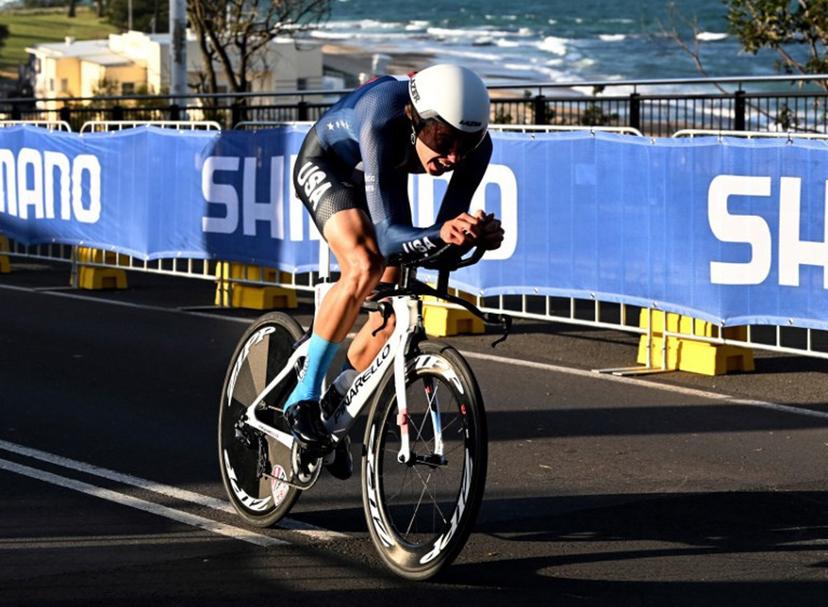 Artem Shmidt of the US competes in the men junior individual time trial cycling event at the UCI 2022 Road World Championship in Wollongong on September 20, 2022.  William WEST / AFP