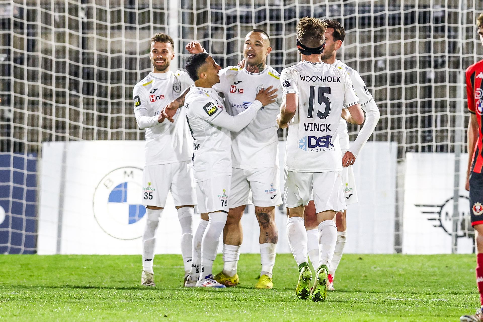Lokeren's Radja Nainggolan celebrates after scoring during a soccer game between RFC Seraing and KSC Lokeren-Temse, Friday 18 April 2025 in Seraing, on the 30th and last day of the 2024-2025 'Challenger Pro League' 1B second division of the Belgian championship. BELGA PHOTO BRUNO FAHY