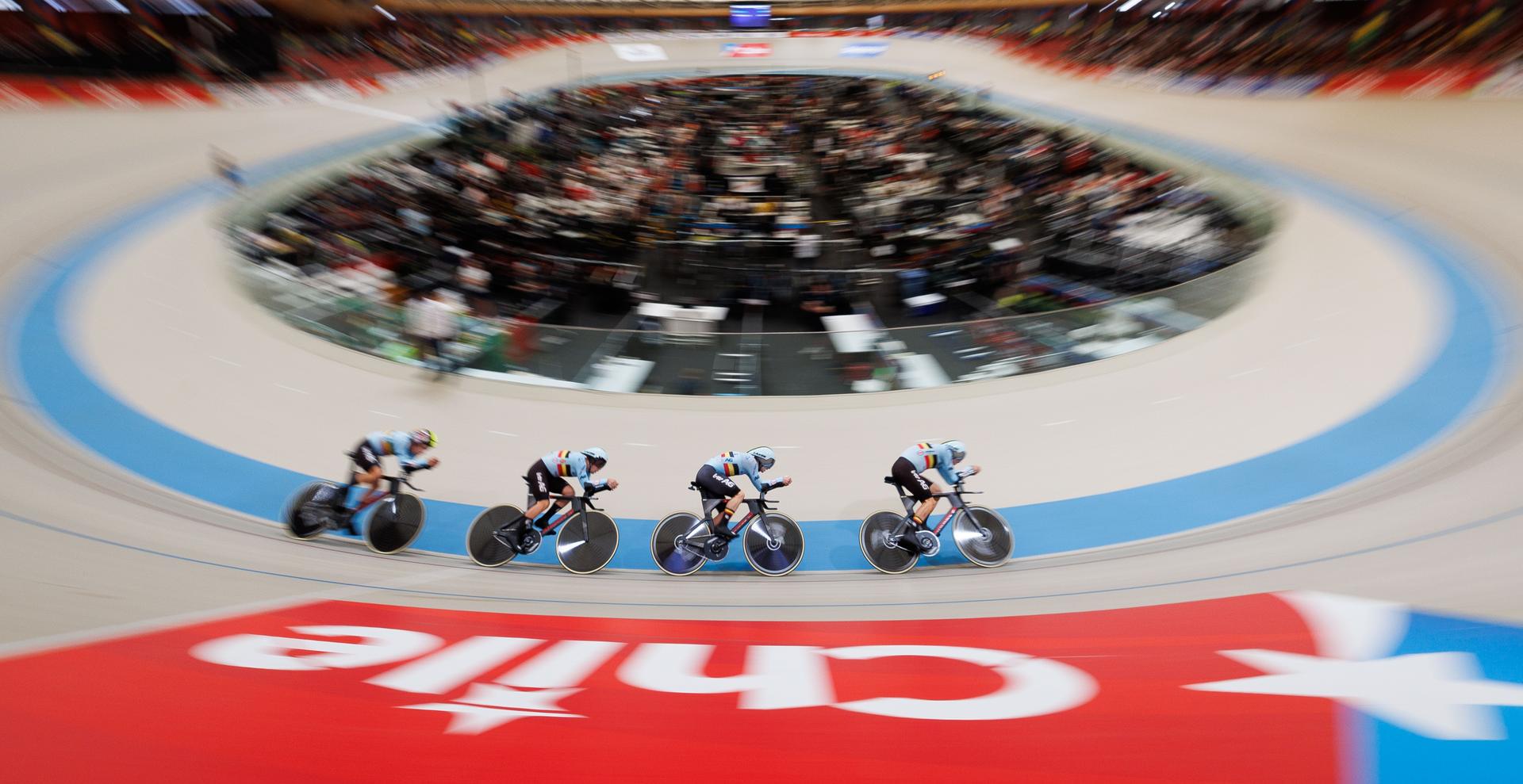 Belgians Lindsay De Vylder, Fabio Van Den Bossche, Jasper De Buyst and Noah Vandenbranden pictured in action during the men's team pursuit qualifying round at the 2025 UCI Track World Championships, in Santiago, Chile, Wednesday 22 October 2025. The Track World Championships take place from 22 to 26 October at the Velodromo de Penalolen in Santiago, Chile. BELGA PHOTO BENOIT DOPPAGNE