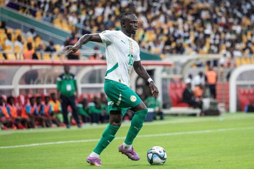 Senegal's forward #10 Sadio Mane runs with the ball during the FIFA World Cup 2026 Group B African qualification football match between Senegal and Sudan at the Maitre Abdoulaye Wade Stadium, in Diamniadio on September 5, 2025.    SEYLLOU / AFP