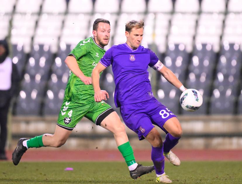 Francs Borains' Christophe Janssens and RSCA Futures' Joren Dom fight for the ball during a soccer match between RSCA Futures (U21) and Royal Francs Borains, Saturday 14 December 2024 in Brussels, on day 15 of the 2024-2025 'Challenger Pro League' second division of the Belgian championship. BELGA PHOTO JOHN THYS