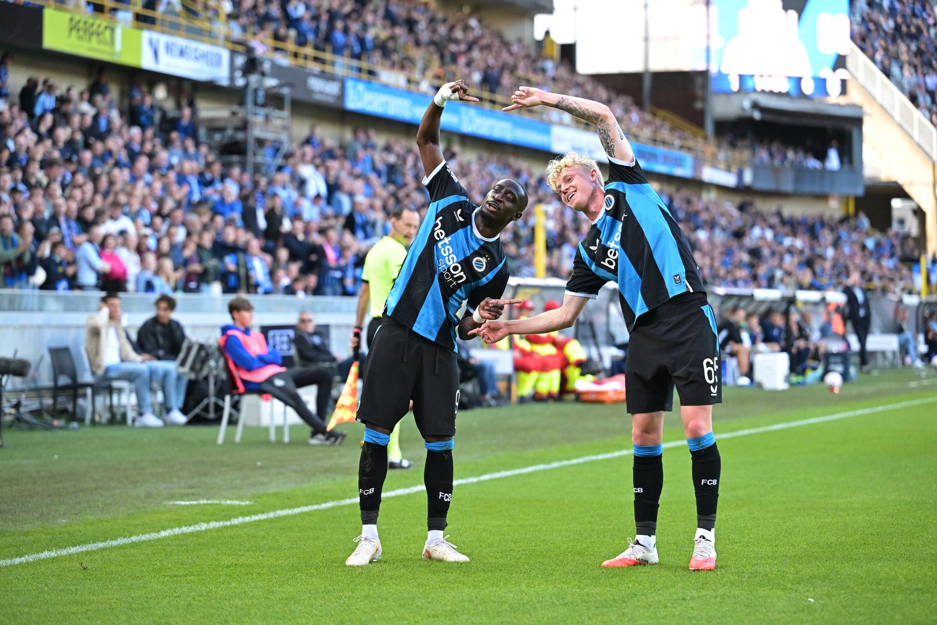 Club's Carlos Forbs and Club's Kyriani Sabbe celebrates after scoring during a soccer match between Club Brugge KV and KRC Genk, Sunday 20 September 2026 in Brugge, on day 7 of the 2026-2027 'Jupiler Pro League' first division of the Belgian championship. BELGA PHOTO DAVID PINTENS