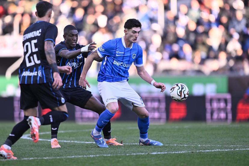 Club's Joel Ordonez and Genk's Robin Mirisola fight for the ball during a soccer match between KRC Genk and Club Brugge, Friday 26 December 2025 in Genk, a game of day 20 of the 2025-2026 'Jupiler Pro League' first division of the Belgian championship. BELGA PHOTO JOHAN EYCKENS