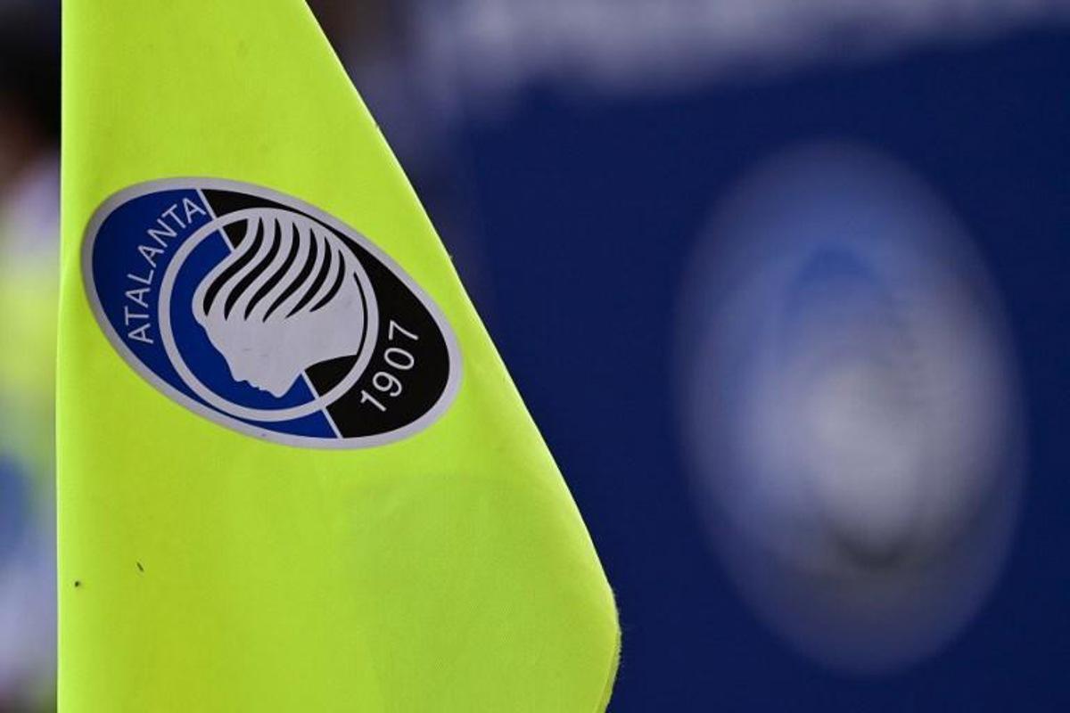 Atalanta's logo is pictured during the Italian Serie A football match between Atalanta and Bologna at the Atleti Azzurri d'Italia stadium in Bergamo on August 28, 2021.   MIGUEL MEDINA / AFP