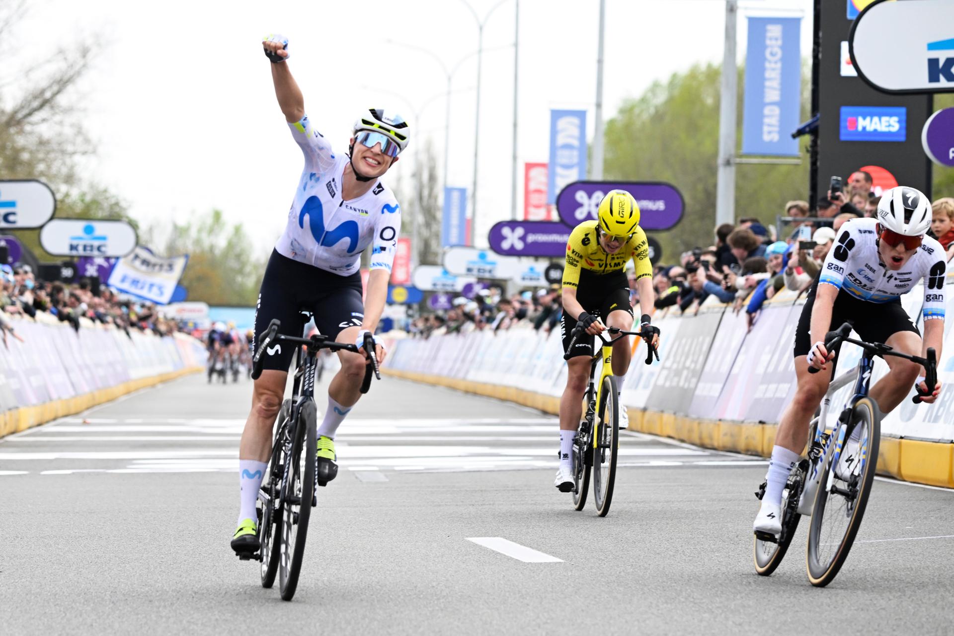 Swiss Marlen Reusser of Movistar Team celebrates after winning the women elite race of the 'Dwars Door Vlaanderen' cycling event, 128,9km from Roeselare to Waregem, Wednesday 01 April 2026. BELGA PHOTO TOM GOYVAERTS