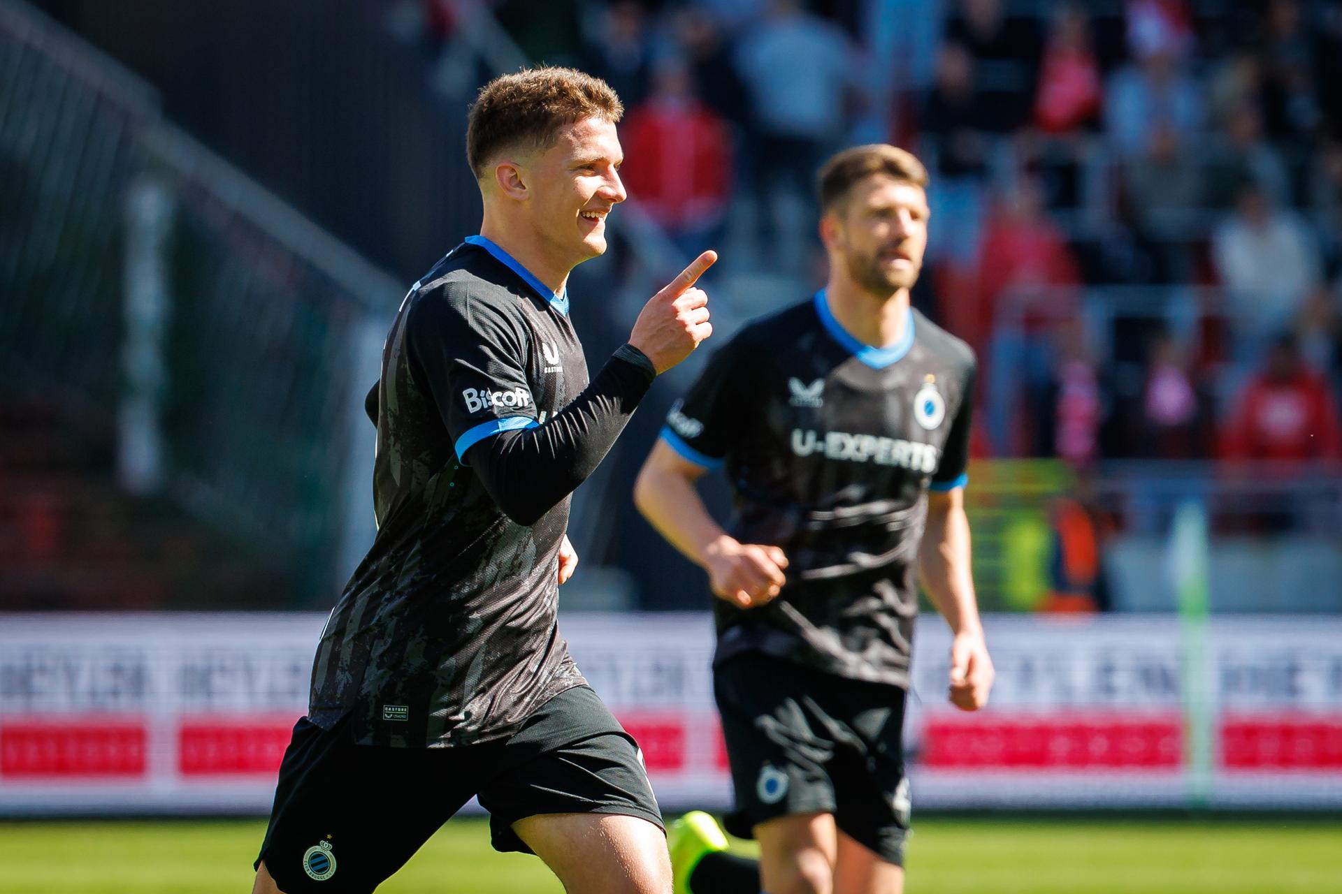 Club's Christos Tzolis celebrates after scoring during a soccer match between Royal Antwerp FC and Club Brugge, Sunday 06 April 2025 in Antwerpen, on day 2 (out of 10) of the Champions' Play-offs of the 2024-2025 'Jupiler Pro League' first division of the Belgian championship. BELGA PHOTO KURT DESPLENTER