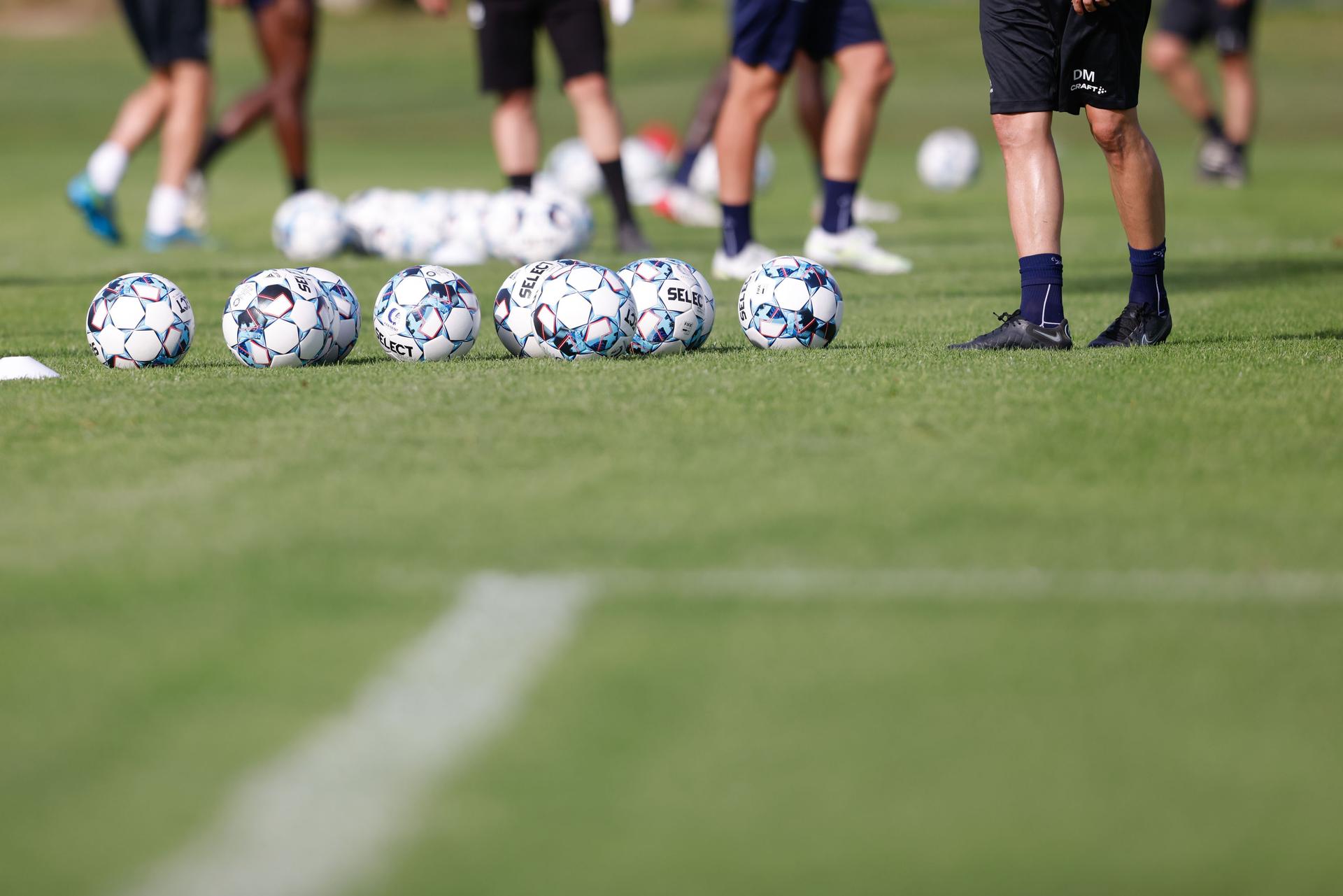 CAPTION CORRECTION - Correcting name of photographer to DOMEN GROGL instead of DOMEN GORL - CORRECT VERSION FOLLOWS  - Illustration picture shows soccer balls during a training session of JPL KAA Gent on the first day of their stage in Stegersbach, Austria, ahead of the 2022-2023 season, Monday 27 June 2022. BELGA PHOTO DOMEN GROGL