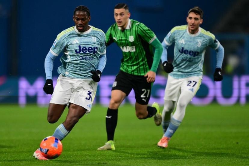 Juventus' Canadian forward #30 Jonathan David controls the ball during the Italian Serie A football match between Sassuolo and Juventus at the Mapei - Città del Tricolore stadium in Reggio Emilia, on January 6, 2026.  Marco BERTORELLO / AFP
