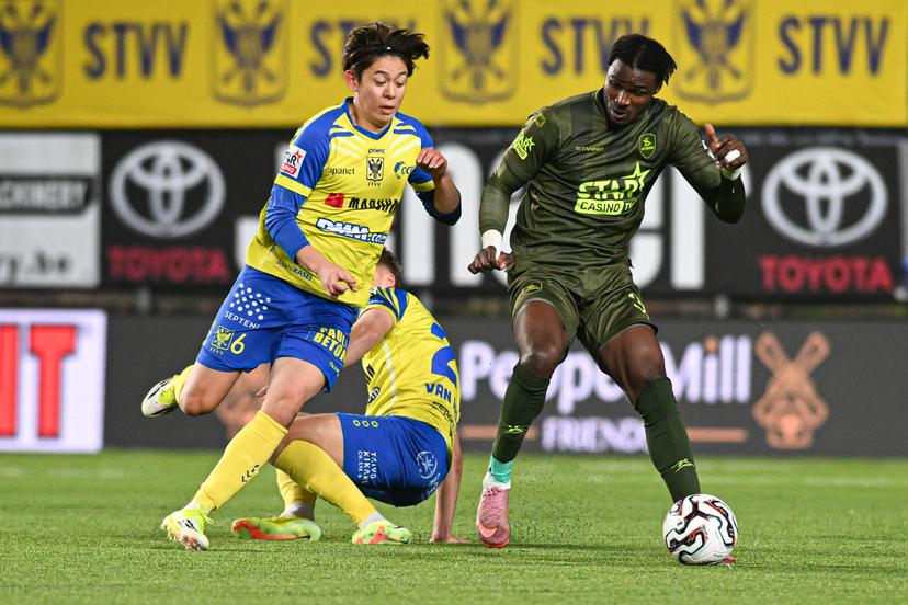 STVV's Rihito Yamamoto and OHL's Sory Kaba pictured in action during a soccer match between Sint-Truidense V.V. and Oud-Heverlee Leuven, Sunday 18 January 2026 in Sint-Truiden, on day 21 of the 2025-2026 'Jupiler Pro League' first division of the Belgian championship. BELGA PHOTO JILL DELSAUX