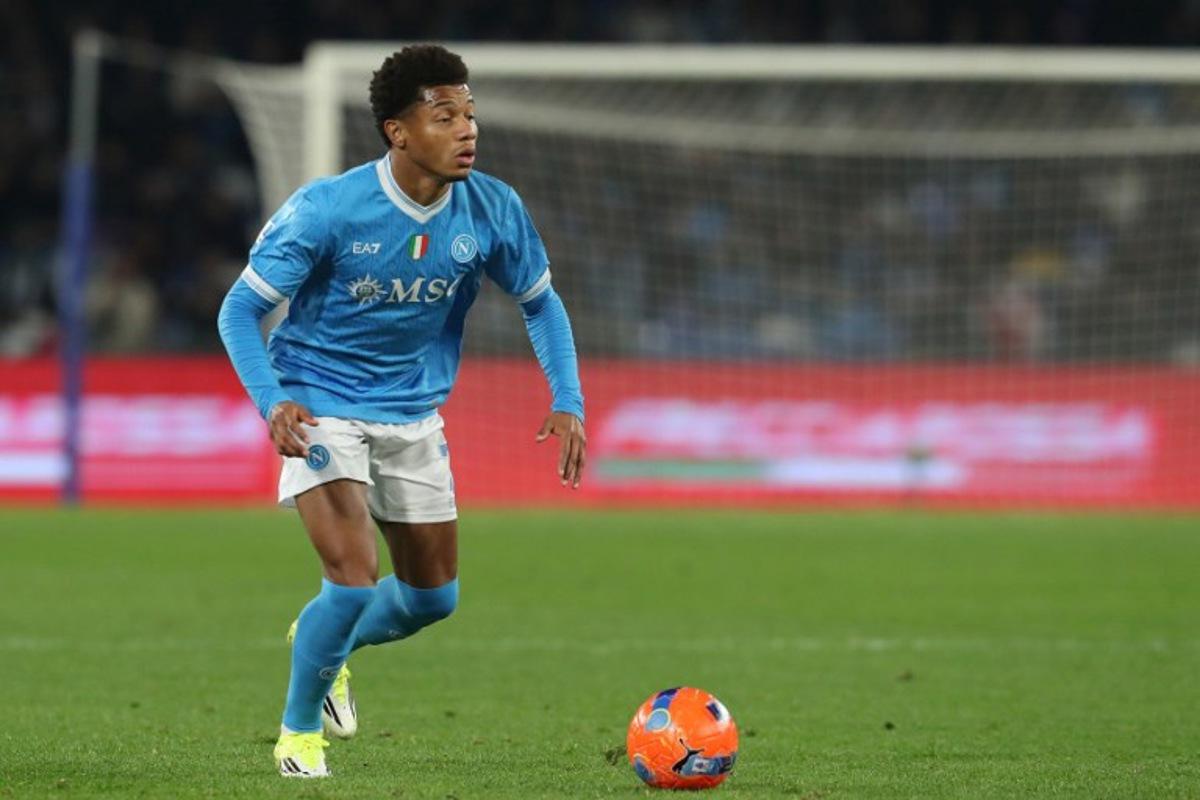 Napoli's Braziian forward #7 David Neres controls the ball during the Italian Serie A football match between Napoli and Parma at the Diego Armando Maradona Stadium in Naples on January 14, 2026.  CARLO HERMANN / AFP