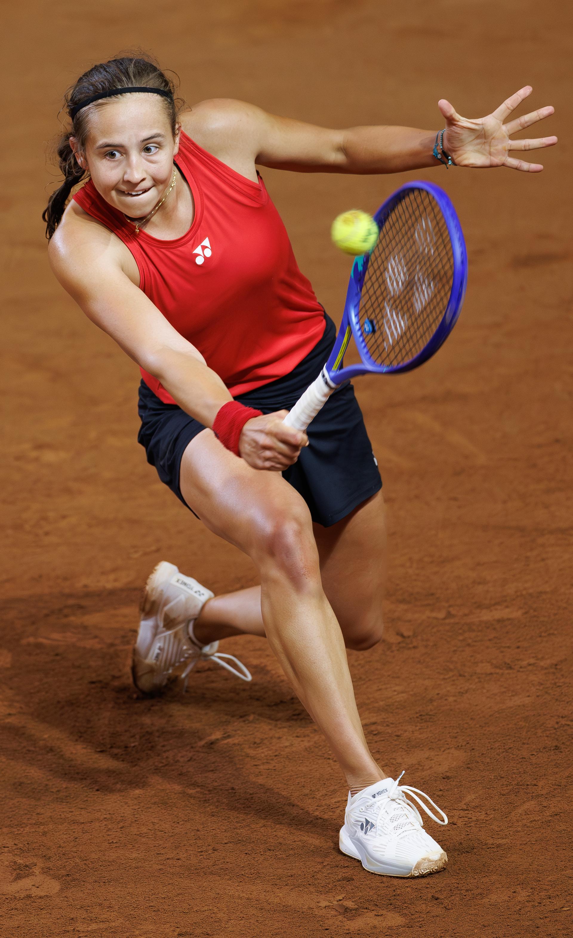 Belgian Hanne Vandewinkel pictured in action during the first game between Belgian Vandewinkel (WTA 94) and US' Jovic (WTA 16) on the first day of tennis matches between Belgium and USA, in the qualifiers of the Billie Jean King Cup tennis, in Oostende, Belgium, on Friday 10 April 2026. The meeting takes place on 10 and 11th April. PHOTO BENOIT DOPPAGNE