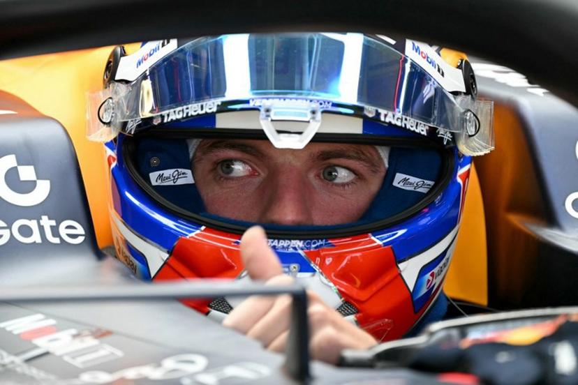 Red Bull Racing's Dutch driver Max Verstappen gives a thumbs up in the cockpit of his car ahead of the second practice session of the Mexico City Formula One Grand Prix at the Hermanos Rodriguez racetrack in Mexico City on October 24, 2025.  Yuri CORTEZ / AFP