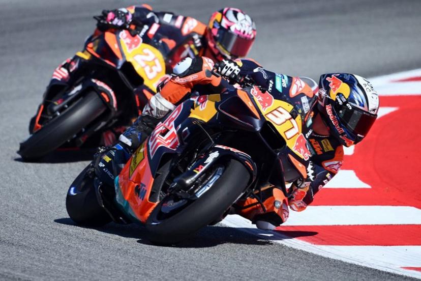 Team Red Bull GASGAS Tech3's Enea Bastianini (L) and Team Red Bull KTM Factory Racing's Pedro Acosta ride during the second free practice session at the Catalunya Moto GP Grand Prix at the Catalunya racetrack in Montmelo, near Barcelona, on May 16, 2026.  JOSE JORDAN / AFP