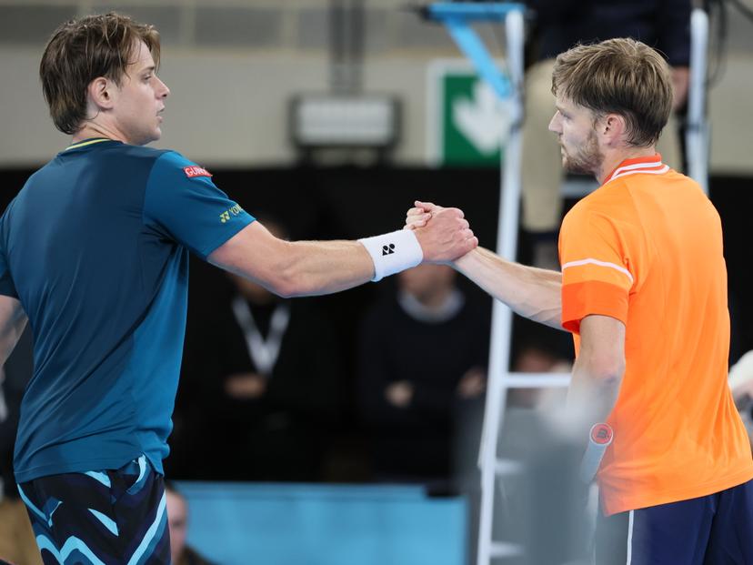 Belgian Zizou Bergs and Belgian David Goffin shake hands after their tennis match in the first round of the men's singles at the BW Open ATP Challenger 125 tournament, in Louvain-la-Neuve,  Tuesday 23 January 2024. THE BW Open takes place from 22 to 28 January.  BELGA PHOTO BENOIT DOPPAGNE