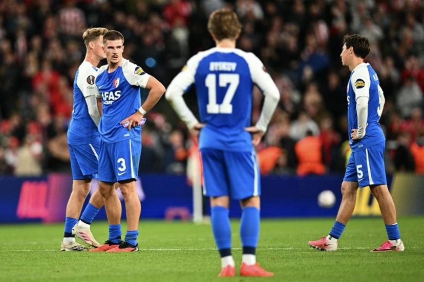 AZ's Dutch defender #03 Wouter Goes (L) reacts after the UEFA Europa League, 1st round day 1 football match between Sunderland and AZ Alkmaar at The Stadium of Light in Sunderland in north east England on September 16, 2026.  ANDY BUCHANAN / AFP