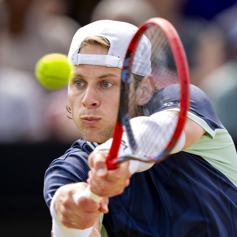 Belgium's Zizou Bergs returns the ball to Canada's Gabriel Diallo during the final of Libema Open tennis tournament, in Rosmalen on June 15, 2025.  Sander Koning / ANP / AFP