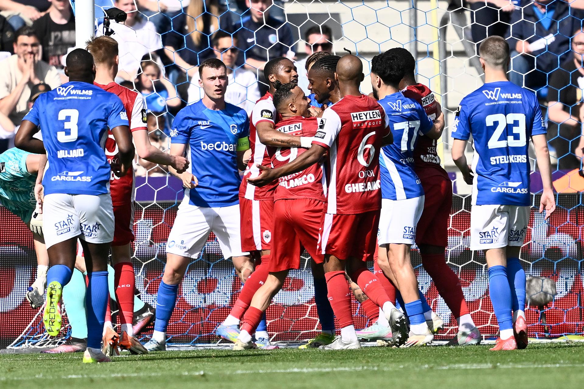 Genk's Bryan Heynen, Antwerp's Michel Ange Balikwisha, Antwerp's Tjaronn Chery, Genk's Joris Kayembe, Antwerp's Denis Odoi and Genk's Zakaria El Ouahdi pictured during a soccer match between KRC Genk and Royal Antwerp FC, Sunday 27 April 2025 in Genk, on day 6 (out of 10) of the Champions' Play-offs of the 2024-2025 'Jupiler Pro League' first division of the Belgian championship. BELGA PHOTO JOHAN EYCKENS