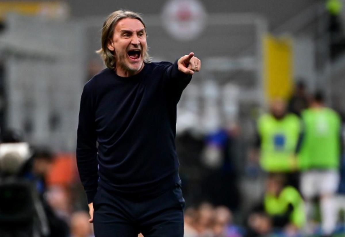Cagliari's Italian coach Davide Nicola reacts during the Italian Serie A football match between Inter Milan and Cagliari at San Siro stadium in Milan, Italy on April 12, 2025.  Piero CRUCIATTI / AFP