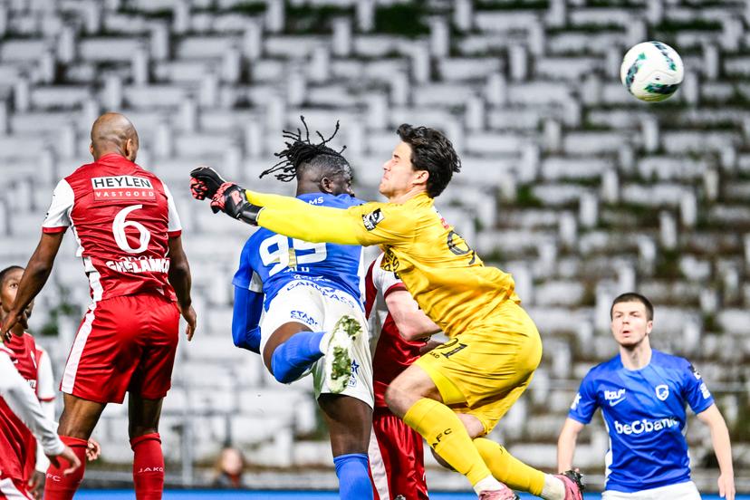 Genk's Tolu Toluwalase Arokodare scores a goal during a soccer match between Royal Antwerp FC and KRC Genk, Wednesday 23 April 2025 in Antwerpen, on day 5 (out of 10) of the Champions' Play-offs of the 2024-2025 'Jupiler Pro League' first division of the Belgian championship. BELGA PHOTO TOM GOYVAERTS