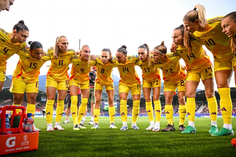 Mariam TOLOBA of Belgium, Janice CAYMAN of Belgium, Tessa WULLAERT of Belgium, Jarne TEULINGS of Belgium, Jassina BLOM of Belgium, Jill JANSSENS of Belgium, Laura DELOOSE of Belgium, Sari KEES of Belgium and Justine VANHAEVERMAET of Belgium prior to the women's UEFA Euro 2025 match between Portugal and Belgium at Stade de Tourbillon on July 11, 2025 in Sion, Switzerland. (Photo by Baptiste Fernandez/Icon Sport) BENELUX ONLY