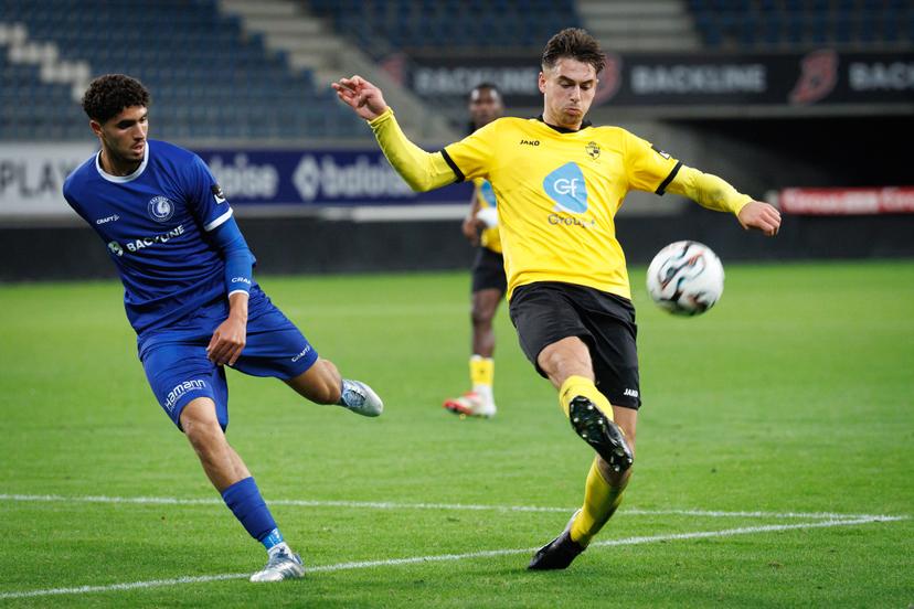 Jong Gent's Jassim Mazouz and Lierse's Bo De Kerf fight for the ball during a soccer game between Jong KAA Gent and Lierse SK, Thursday 25 September 2025 in Gent, on day 7 of the 2025-2026 'Challenger Pro League' 1B second division of the Belgian championship. BELGA PHOTO KURT DESPLENTER