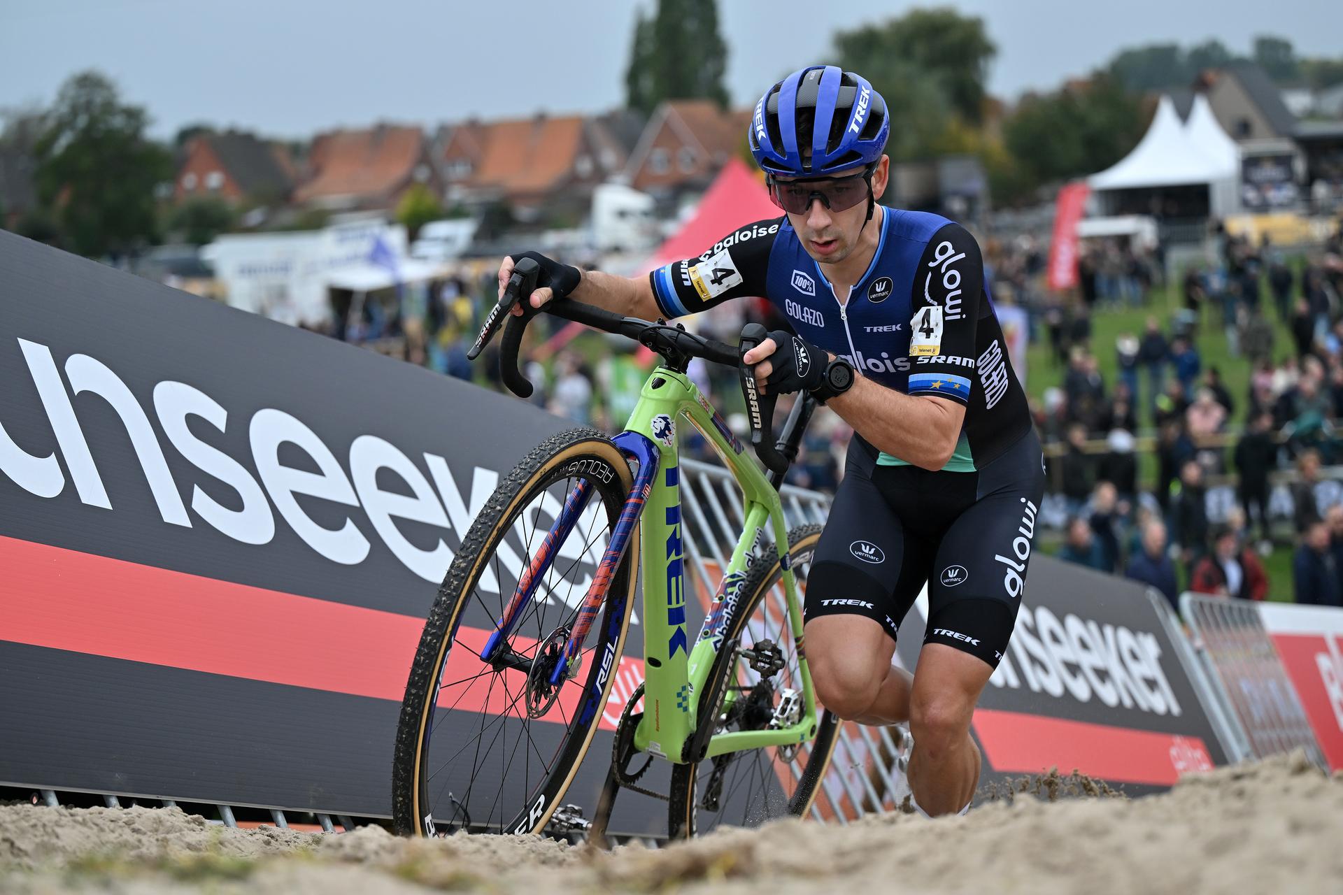 Dutch Lars Van Der Haar pictured in action during the men elite race of the Cyclocross Ruddervoorde, Sunday 19 October 2025 in Ruddervoorde, stage 1 (out of 7) of the Superprestige cyclocross cycling competition. BELGA PHOTO LUC CLAESSEN
