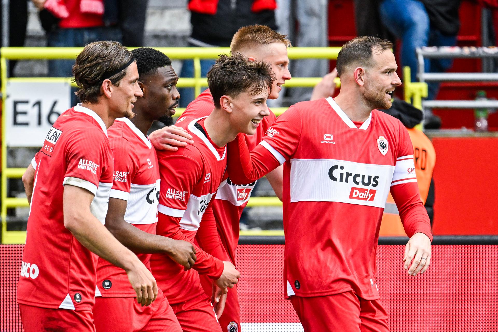 Antwerp's Xander Dierckx celebrates after scoring during a soccer match between Royal Antwerp FC and Oud-Heverlee Leuven, Saturday 18 April 2026 in Antwerp, on the third day of the Europe Play-offs (PO3) of the 2025-2026 'Jupiler Pro League' first division of the Belgian championship. BELGA PHOTO TOM GOYVAERTS