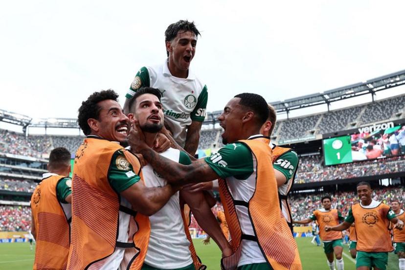 Palmeiras' Argentine forward #42 Jose Manuel Lopez (C) celebrates scoring his team's second goal with teammates during the FIFA Club World Cup 2025 Group A football match between Brazil's Palmeiras and Egypt's Al-Ahly at the MetLife stadium in East Rutherford, New Jersey on June 19, 2025.  FRANCK FIFE / AFP
