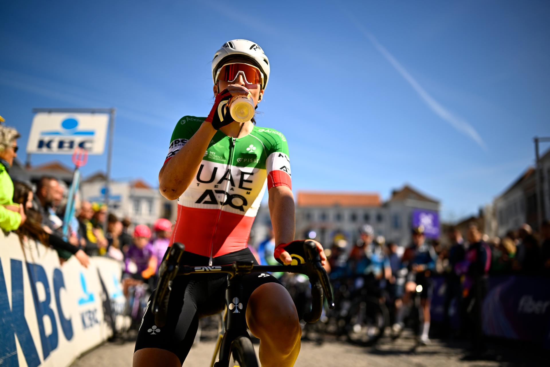 Italian Elisa Longo Borghini of UAE Team ADQ pictured at the start of the women's race of the 'Ronde van Vlaanderen/ Tour des Flandres/ Tour of Flanders' one day cycling race, 168,8km with start and finish in Oudenaarde, Sunday 06 April 2025. BELGA PHOTO JASPER JACOBS