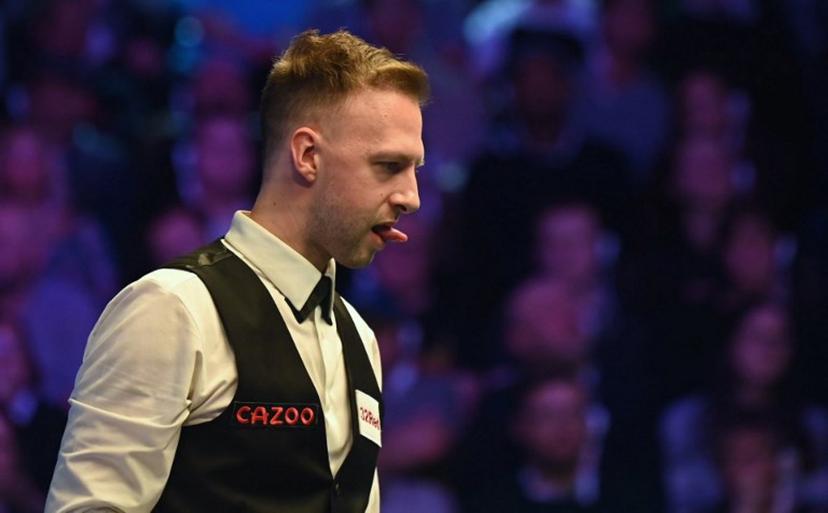 England's Judd Trump ponders over a shot during the Masters snooker tournament final against Wales' Mark Williams at Alexandra Palace in London on January 15, 2023.  JUSTIN TALLIS / AFP