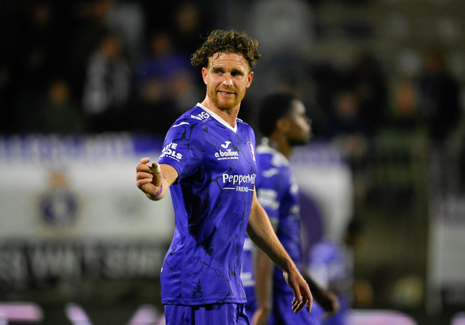 Patro Eisden's Jordan Renson reacts during a soccer game between Patro Eisden Maasmechelen and Beerschot VA, Thursday 23 April 2026 in Maasmechelen, on the first leg of the Semi-Finals of the Promotion Play-Offs of the 2025-2026 'Challenger Pro League' 1B second division of the Belgian championship. BELGA PHOTO JOHN THYS