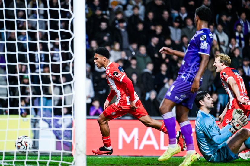 Kortrijk Manuel Osifo celebrates after scoring during a soccer game between Beerschot VA and KV Kortrijk, Sunday 02 November 2025 in Antwerp, on day 12 of the 2025-2026 'Challenger Pro League' 1B second division of the Belgian championship. BELGA PHOTO TOM GOYVAERTS