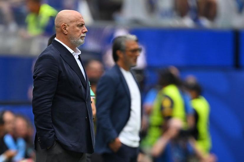 Bosnia-Herzegovina's head coach Sergej Barbarez watches his players from the touchline during the 2026 World Cup Group B football match between Switzerland and Bosnia and Herzegovina at Los Angeles Stadium in Inglewood on June 18, 2026.   Patrick T. Fallon / AFP