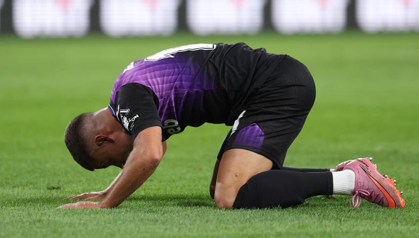 Anderlecht's Thorgan Hazard looks dejected during a soccer game between Belgian RSC Anderlecht and Greek AEK Athens, on Thursday 21 August 2025 in Brussels, the first leg of the play-offs round for the UEFA Conference League competition. BELGA PHOTO VIRGINIE LEFOUR